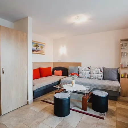 Apartment Mavel *